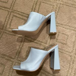 NWOT Steve Madden blue heels